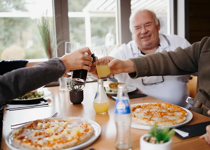 Ardenparks La Petite Suisse - Maeva Vacansoleil 营地 Manhay